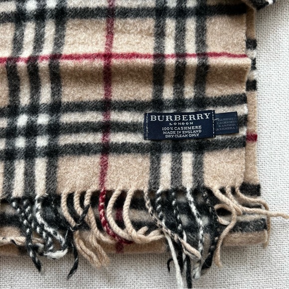 BURBERRY Classic Nova Check Cashmere Fringe Scarf - Picture 3 of 5